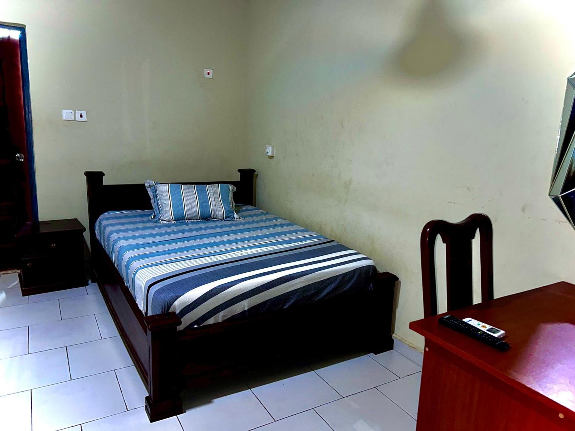 Jessie Hotel Adenta Exterior photo